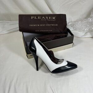 Pleaser Black and White Spectator Pumps - Size 9M - New in Box